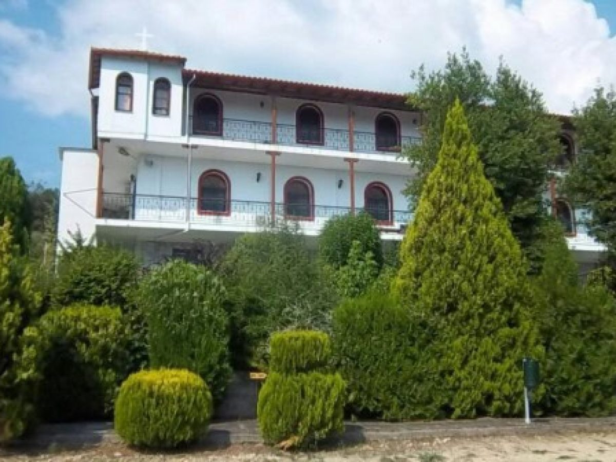 Ιερά Αγρυπνία στην Ιερά Μονή Παναγίας Γλυκοφιλούσης Ραψάνης.