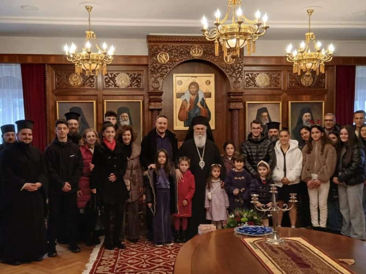 Εόρτιες ευχές κλήρου και λαού προς τον Σεβασμιώτατο Μητροπολίτη Καλαβρύτων ενόψει των Χριστουγέννων