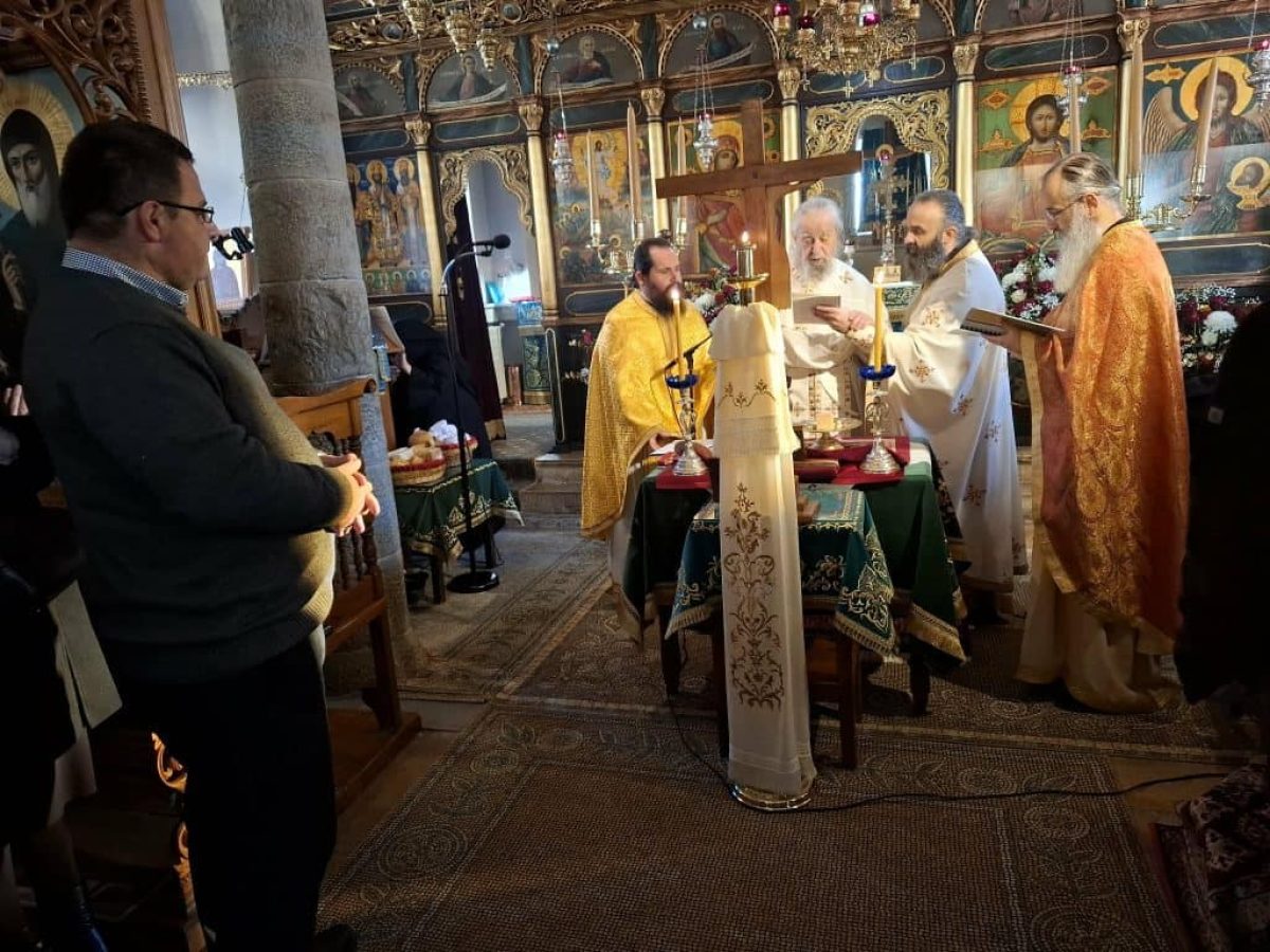 Η Θεία Λειτουργία του Αγίου Ιακώβου του Αδελφόθεου στη Μονή Μεταμορφώσεως του Σωτήρος Κύμης