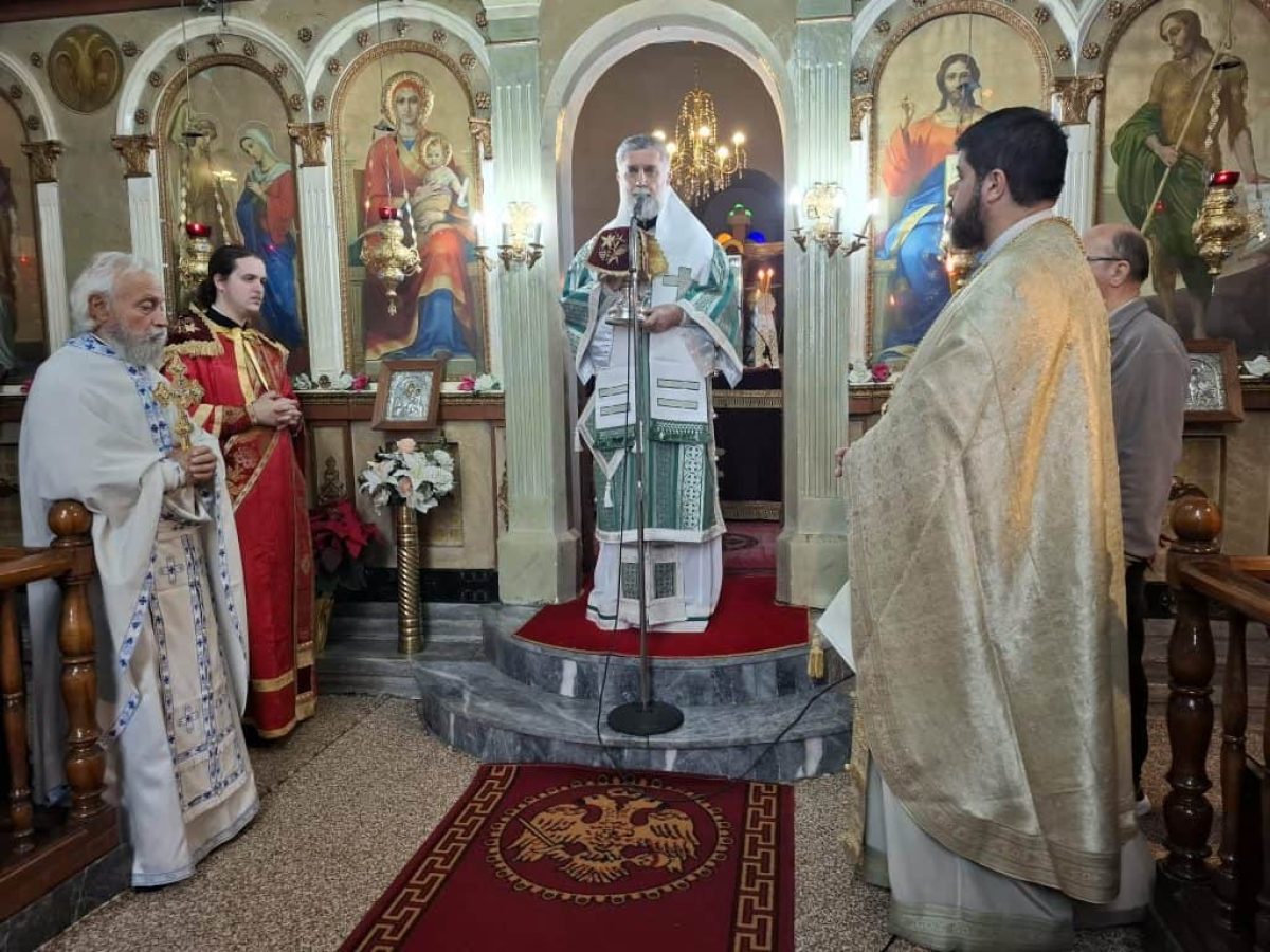 Θεία Λειτουργία από τον Μητροπολίτη Καρυστίας στη Μονή Αγίου Χαραλάμοους – Λευκών Αυλωναρίου