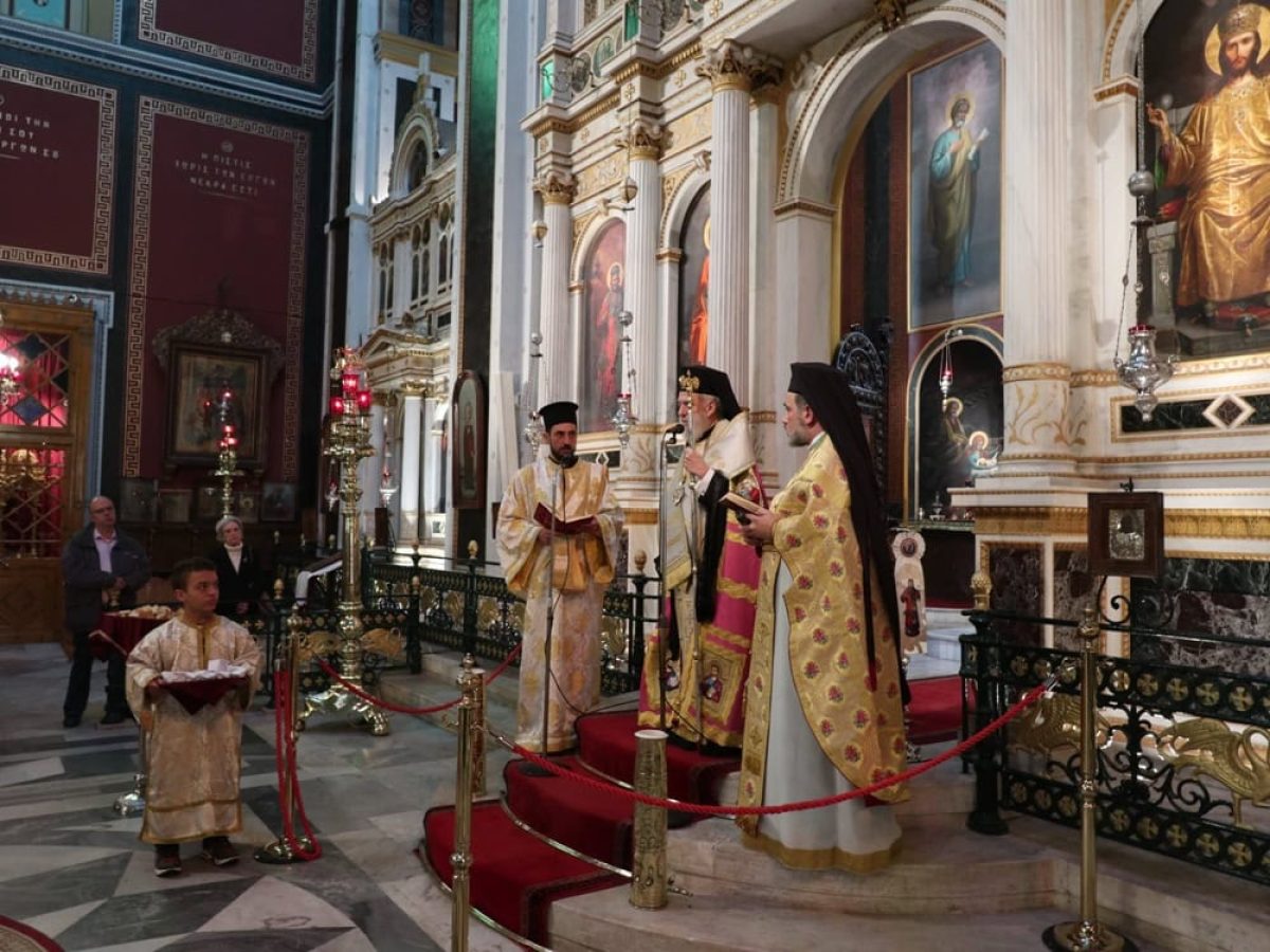 Αρχιερατικό Μνημόσυνο στον Ιερό Καθεδρικό Ναό του Αγίου Νικολάου Ερμουπόλεως