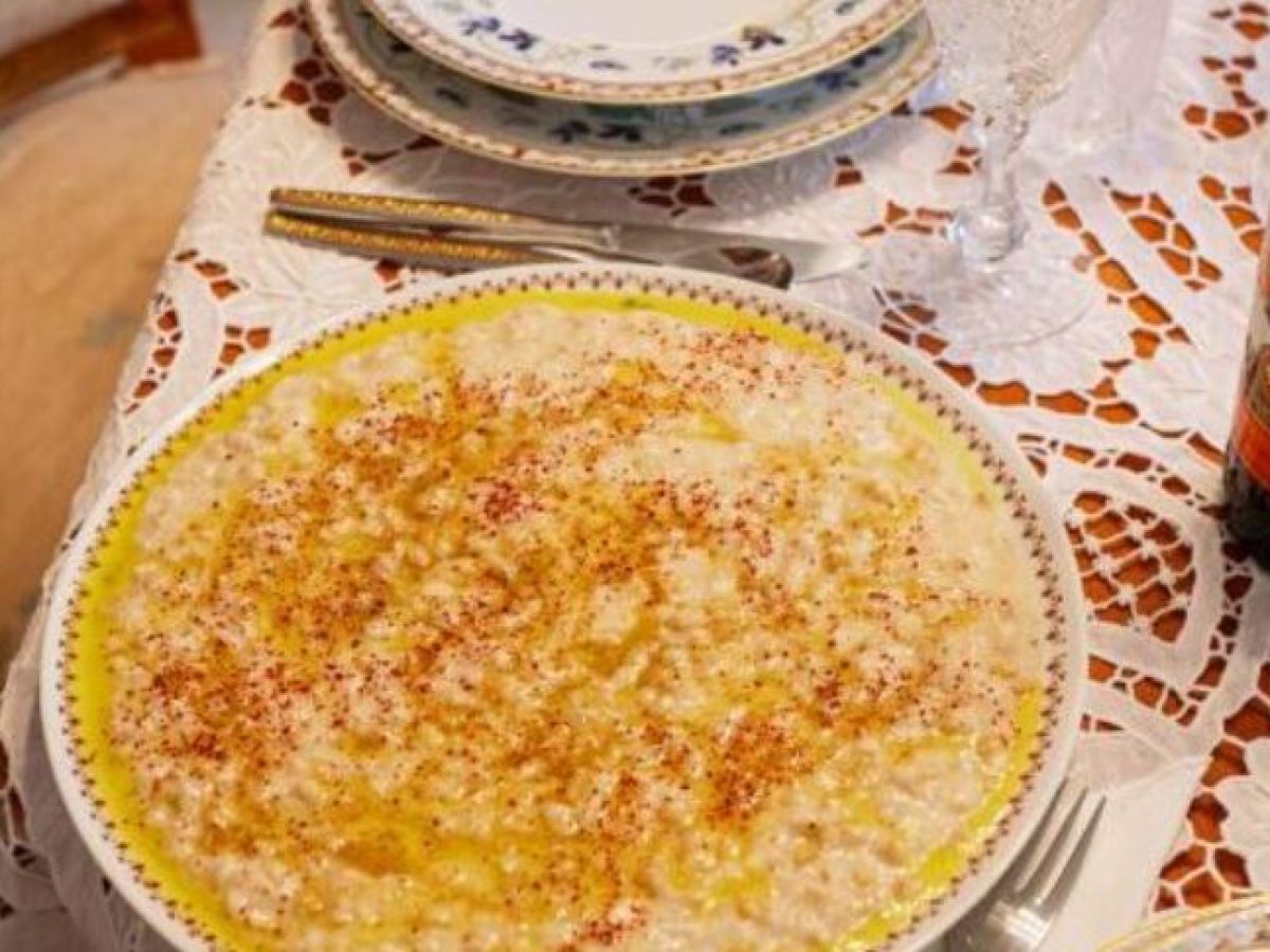 Χαρισά (ή τζινταμπούρ), το γιορτινό φαγητό της Αρμενίας, με κοτόπουλο και σιτάρι