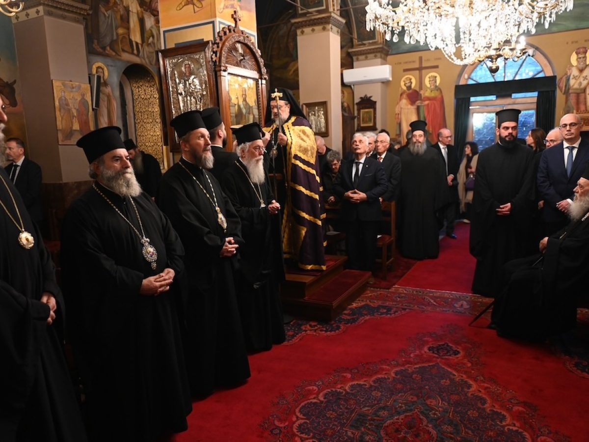 Χειροθεσία Άρχοντος Οφφικιάλιου από τον Μεσσηνίας Χρυσόστομο παρουσία του Αρχιεπισκόπου (ΦΩΤΟ)