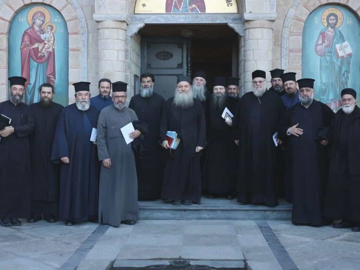 Η πρώτη από την ανάληψη των καθηκόντων του νέου αρχιερατικού επιτρόπου, ιερατική σύναξη όλων των ιερέων της νήσου Άνδρου