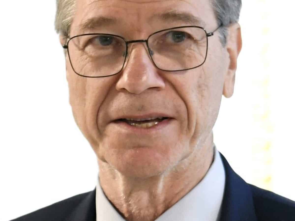 Ο Τζέφρι Σακς καταδικάζει την επιδρομή των ΗΠΑ