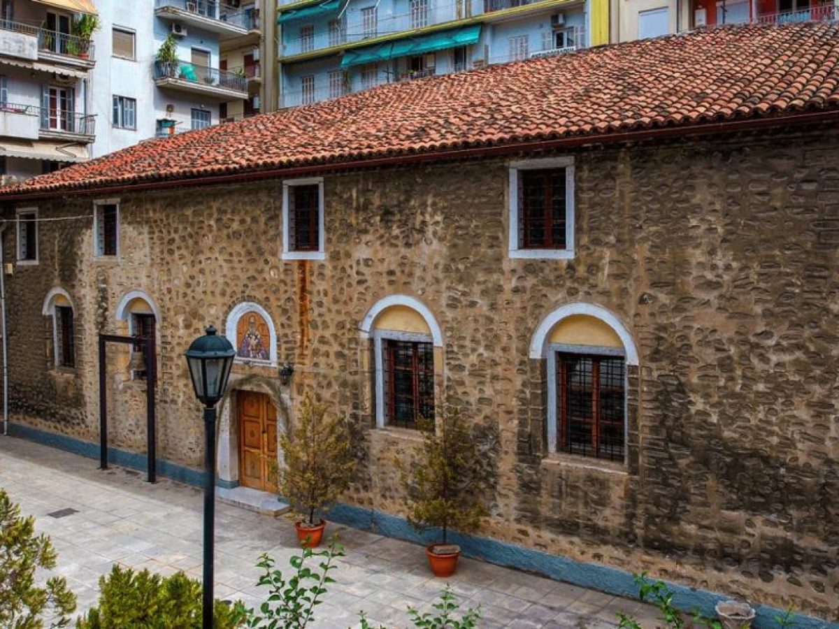 Πανηγυρίζει ο Ιερός Ναός του Αγίου Αθανασίου του Μεγάλου στην οδό Εγνατία της Θεσσαλονίκης