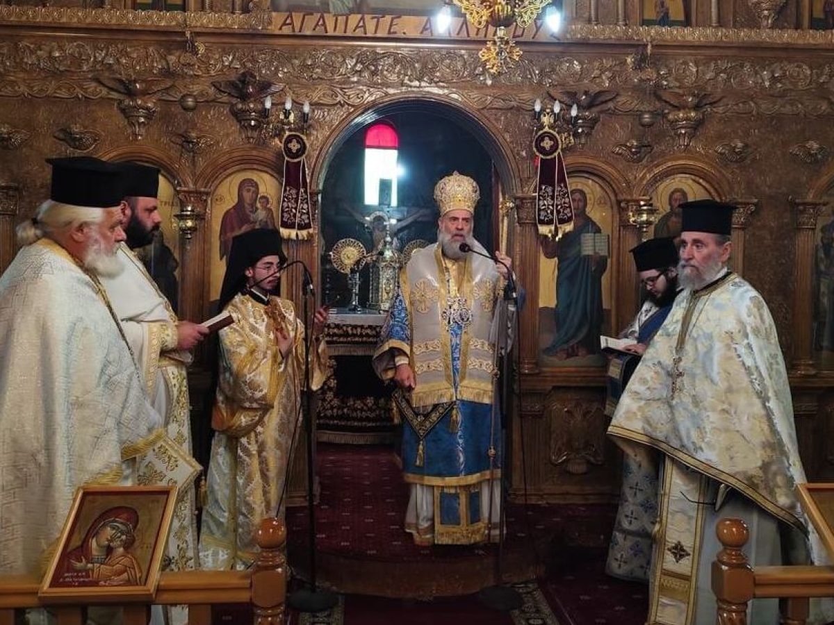 Θεία Λειτουργία στον Ι.Ν. Αγίας Τριάδος Πασχαλίτσας και μνημόσυνο του μακαριστού Πρεσβυτέρου Κλεάνθους Καραγιάννη