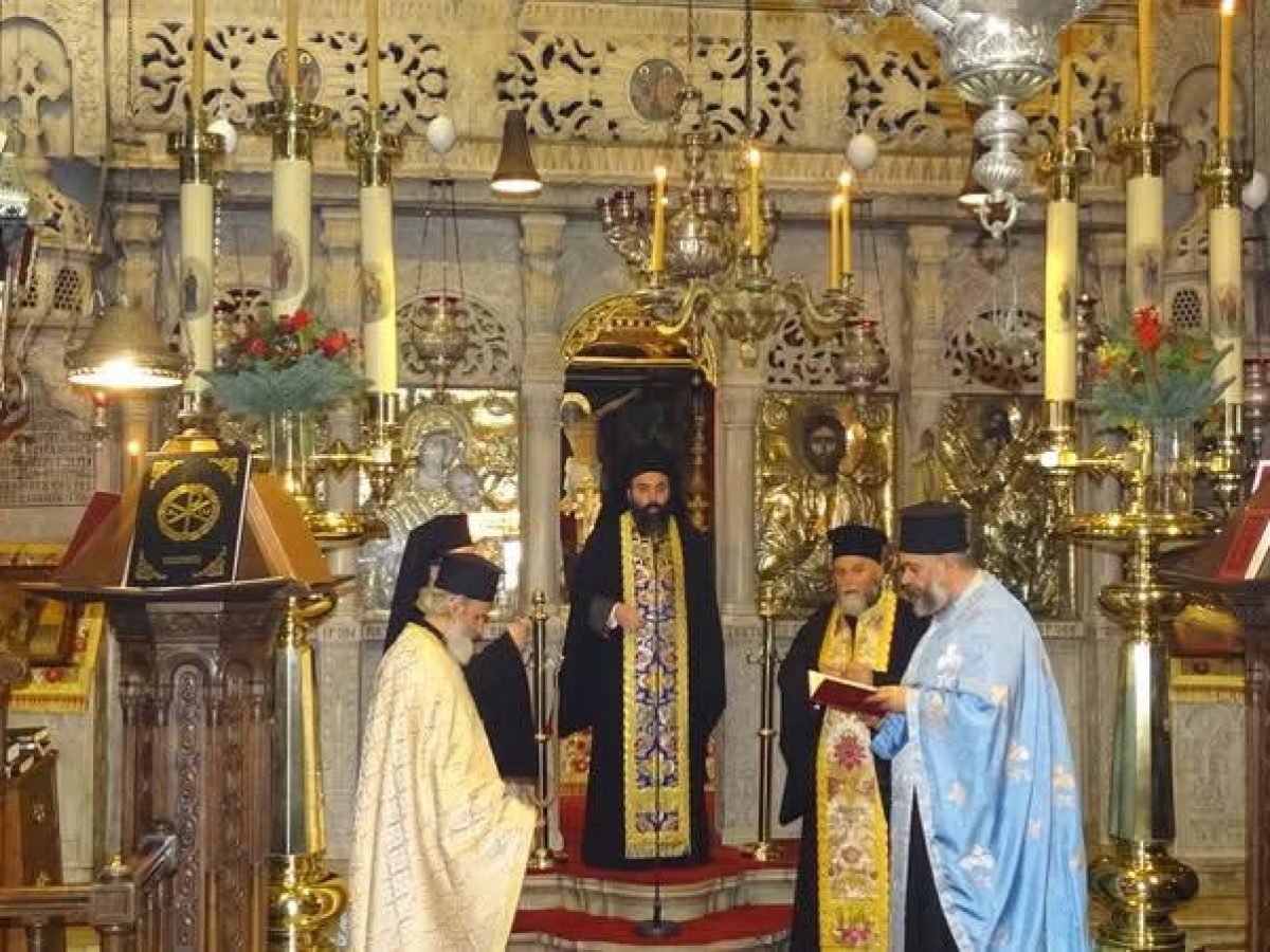 Θεία Λειτουργία του Μεγάλου Βασιλείου στον Ιερό Καθεδρικό Ναό Ύδρας