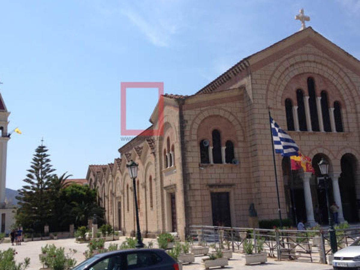 Γιατί οι Εβραίοι έκαναν δωρεά τα τζάμια των παραθύρων στον Ι. Ν. του Αγ. Διονυσίου στη Ζάκυνθο