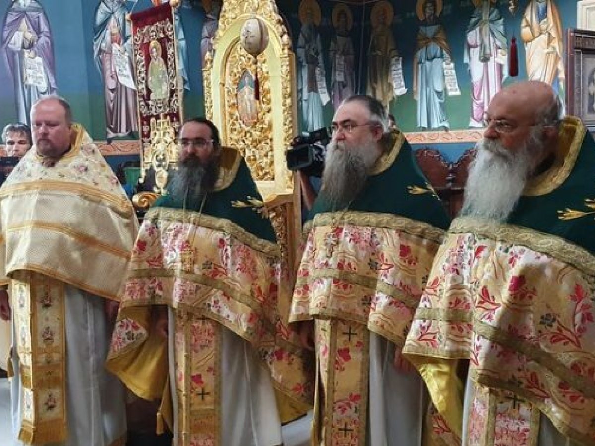 Ποια τυπική διάταξη τηρείται σε Συλλείτουργο ιερέων
