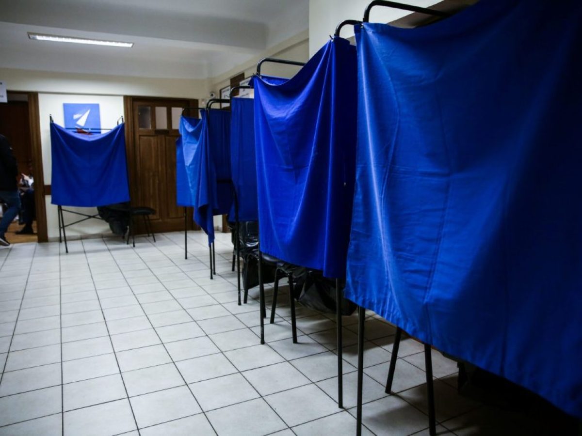 Σε δημόσια διαβούλευση το νομοσχέδιο για την επιστολική ψήφο και την εκλογική περιφέρεια Απόδημου Ελληνισμού