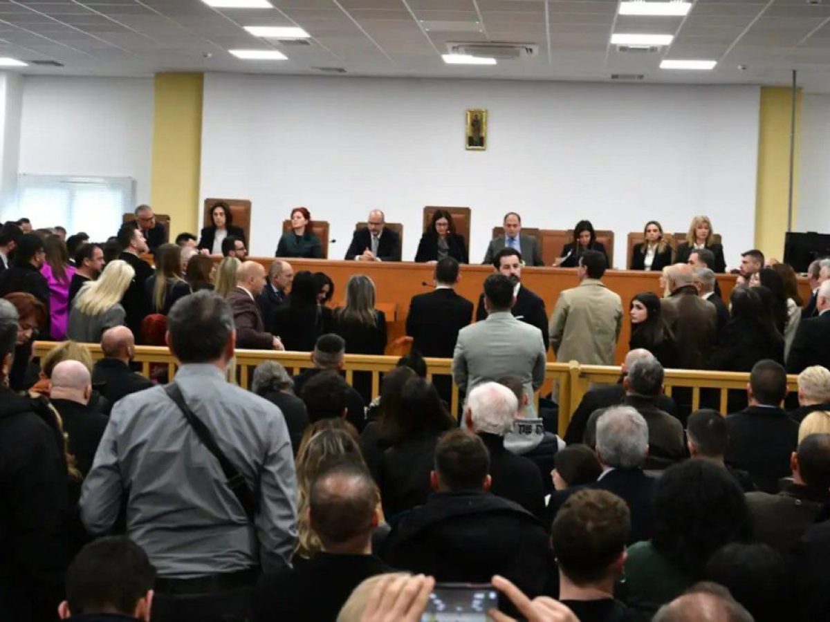 ΔΗΜΟΣΙΟΤΗΤΑ ΣΤΗ ΔΙΚΗ ΤΩΝ ΤΕΜΠΩΝ : Η ΩΡΑ ΤΗΣ ΤΗΛΕΟΠΤΙΚΗΣ ΜΕΤΑΔΟΣΗΣ
