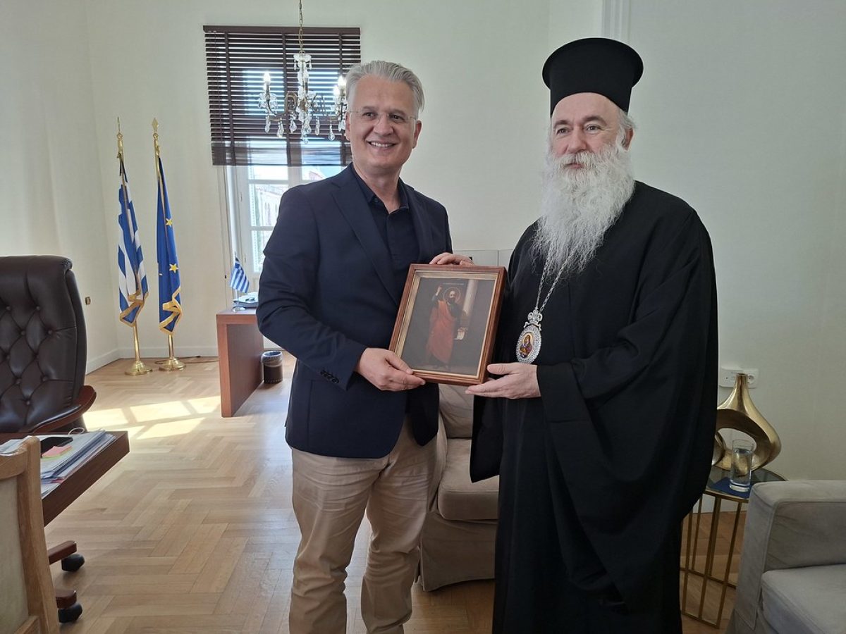 Εθιμοτυπική Επίσκεψη του Μητροπολίτη Κορίνθου στον Περιφερειάρχη Πελοποννήσου
