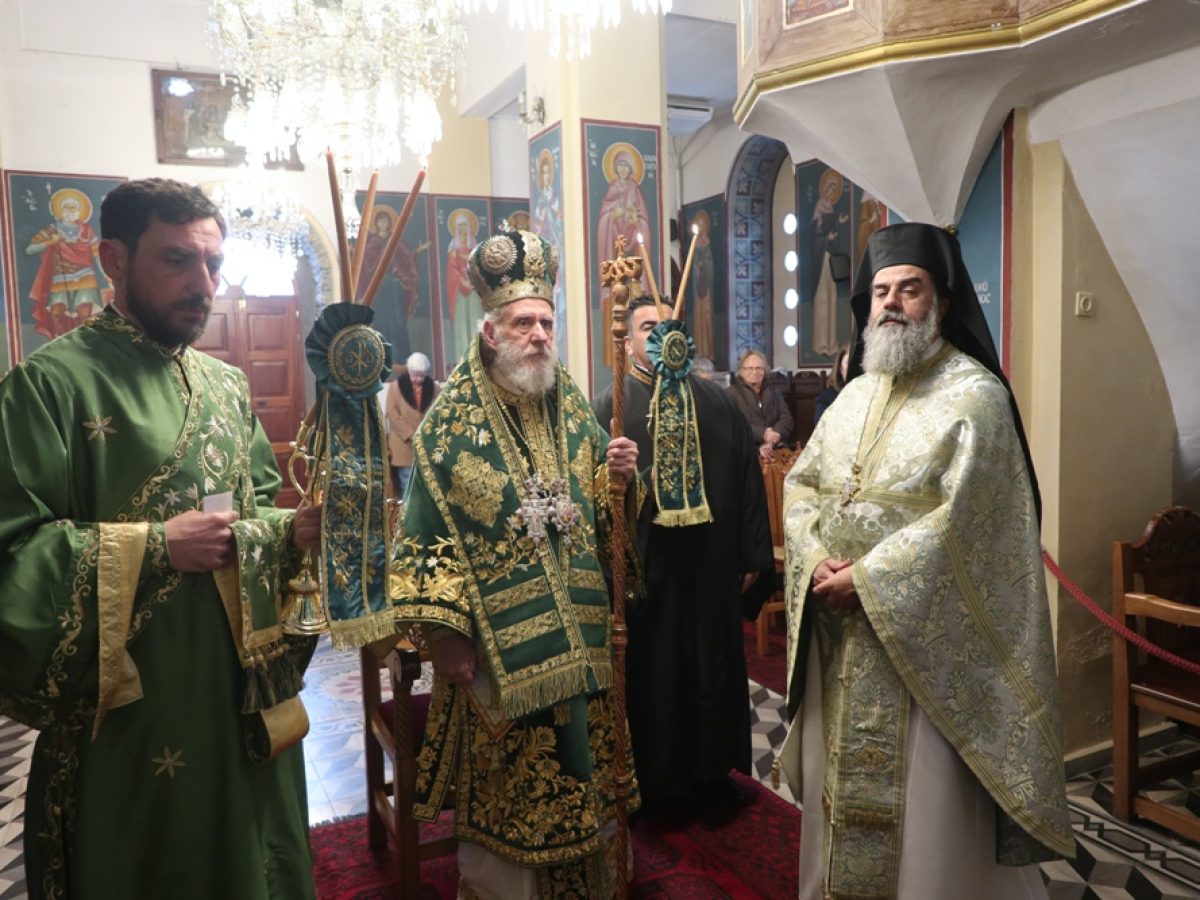 Η Κυριακή της Σταυροπροσκυνήσεως στην Άνδρο