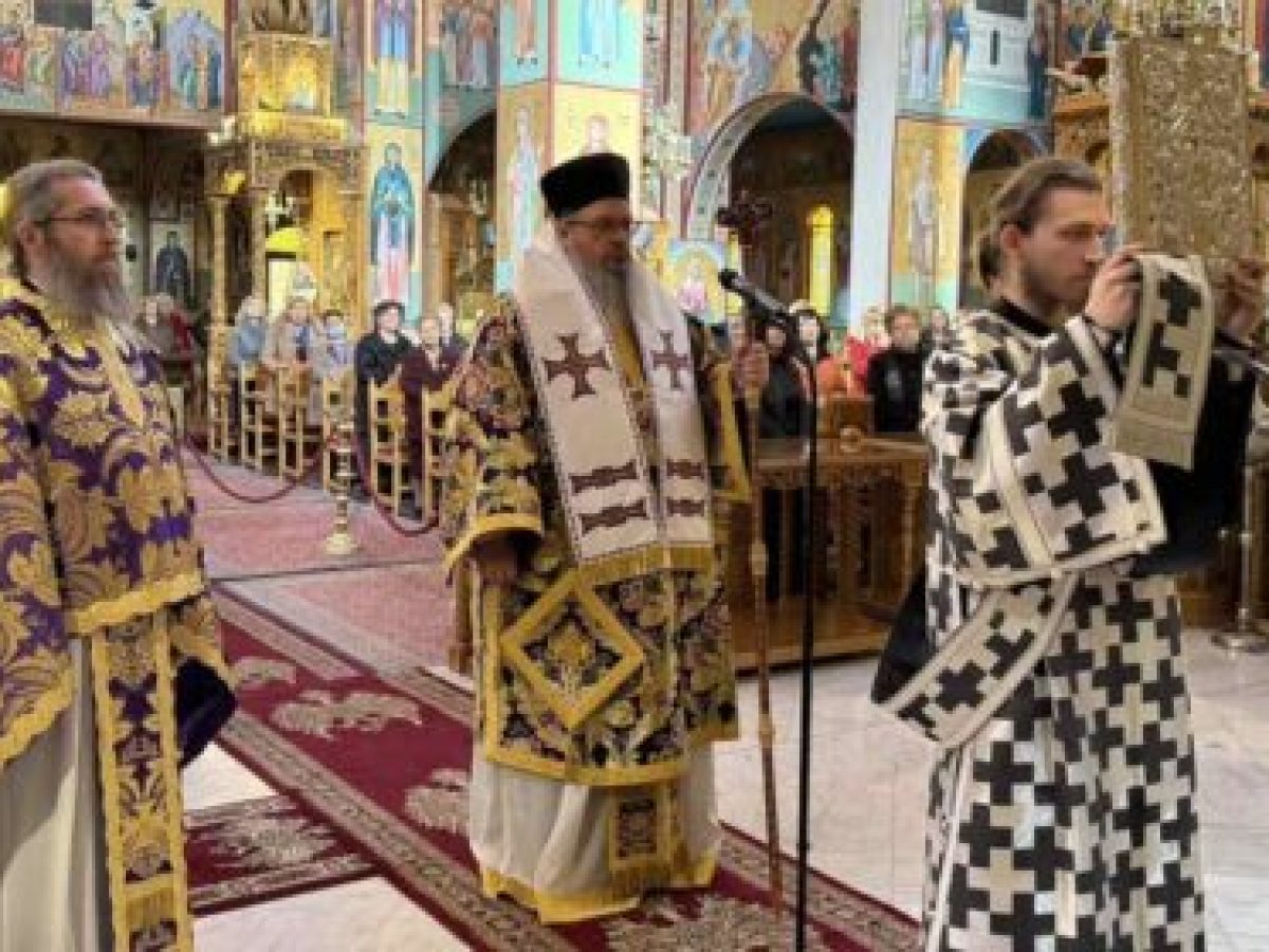 Η Θεία Λειτουργία των Προηγιασμένων Δώρων στον Ι. Ν. Ζωοδόχου Πηγής Λαρίσης.