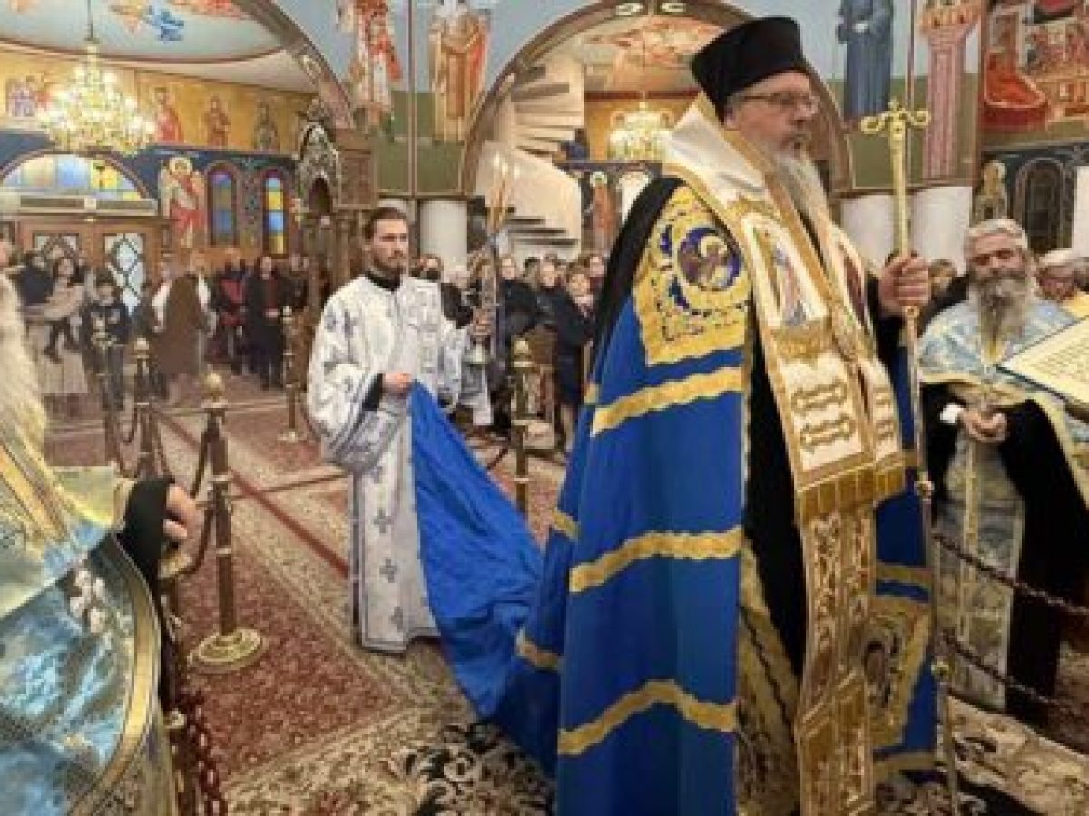 Ο Σεβασμιώτατος χοροστάτησε στην Ακολουθία του Ακαθίστου Ύμνου σε Αγίους Αναργύρους και Ι.Ν. Προφήτη Ηλία Λαρίσης.