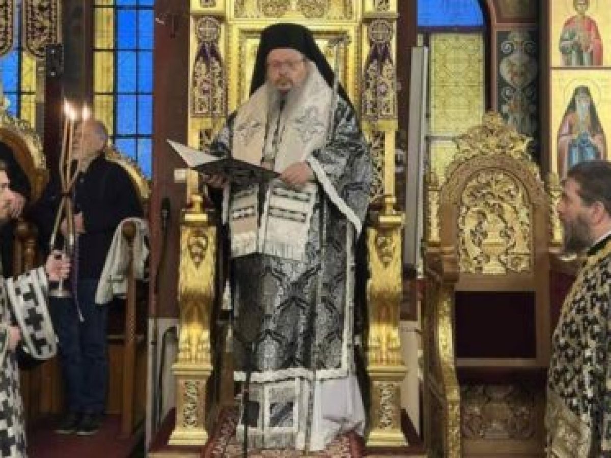 Προηγιασμένες Θείες Λειτουργίες με συμμετοχή μαθητών.
