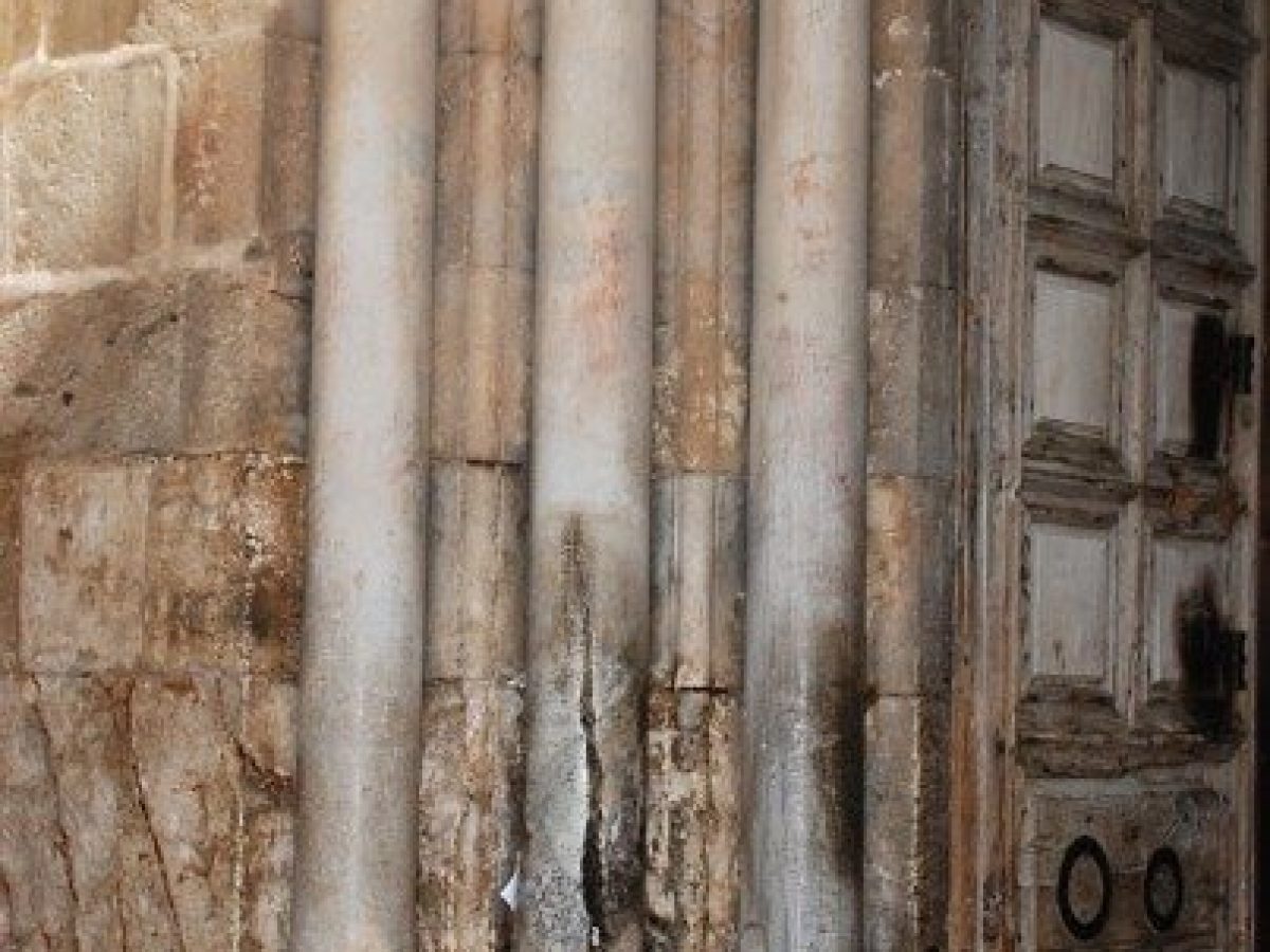 Αγωνία για την Τελετή Αφής του Αγίου Φωτός -Πότε ιστορικά έγινε “διαφορετικά”;