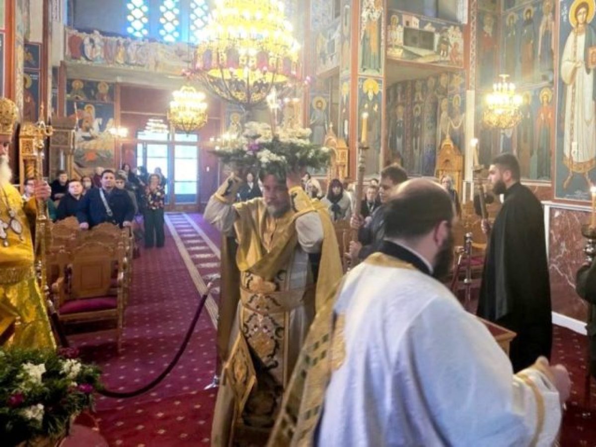 Αρχιερατική Θεία Λειτουργία στα Δίδυμα για την Κυριακή της Σταυροπροσκυνήσεως