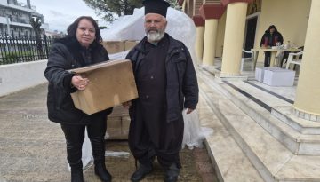 Διανομή δεμάτων – τροφίμων από την Μητρόπολη Μαρωνείας