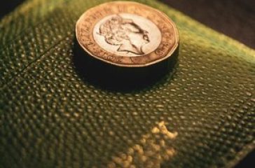 300x200__Brits_Return_to_Cash_as_Cost_of_Li2e16d0bafill-800x400-1