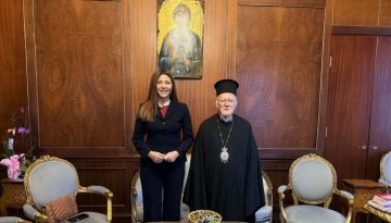 Ζαχαράκη σε Οικ. Πατριάρχη: Έρχεται νομοσχέδιο για τη στήριξη των Πρεσβυγενών Πατριαρχείων και της Ομογένειας