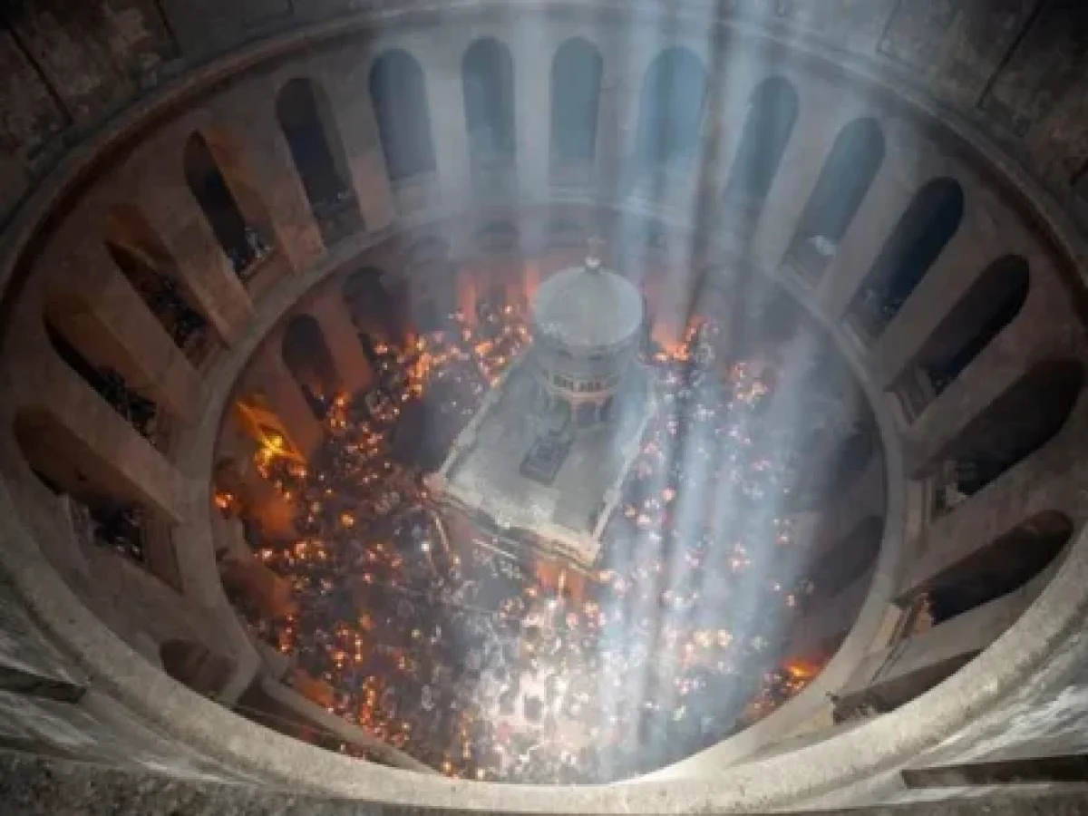 Η Τελετή Αφής του Αγίου Φωτός από τα Ιεροσόλυμα στην 4Ε σήμερα Μ. Σάββατο