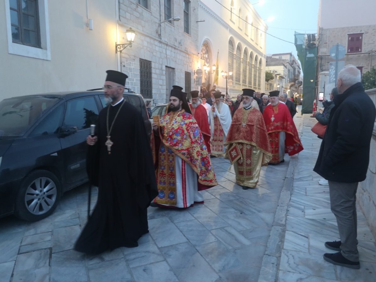 Ο Εσπερινός της Αγάπης στον Ιερό Ναό Κοιμήσεως της Θεοτόκου «των Ψαριανών», στην Ερμούπολη