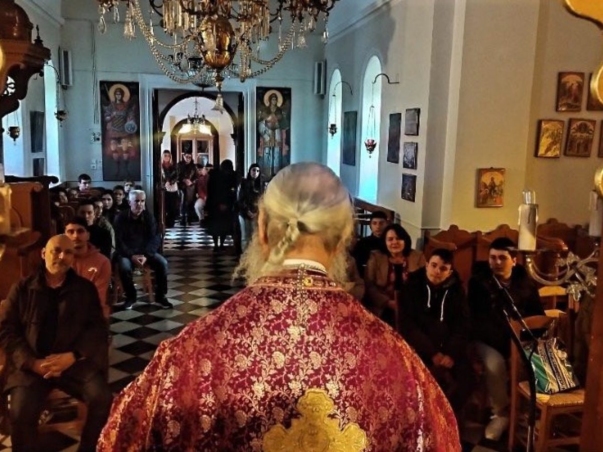 Ο Μητροπολίτης Ύδρας στον Ι.Ν. Αγίας Βαρβάρας Αγίων Ασωμάτων Αιγίνης