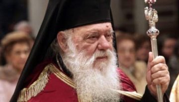 Ιερώνυμος: Καταδικάζουμε τη βεβήλωση αγάλματος του Χριστού στον Ν. Λίβανο
