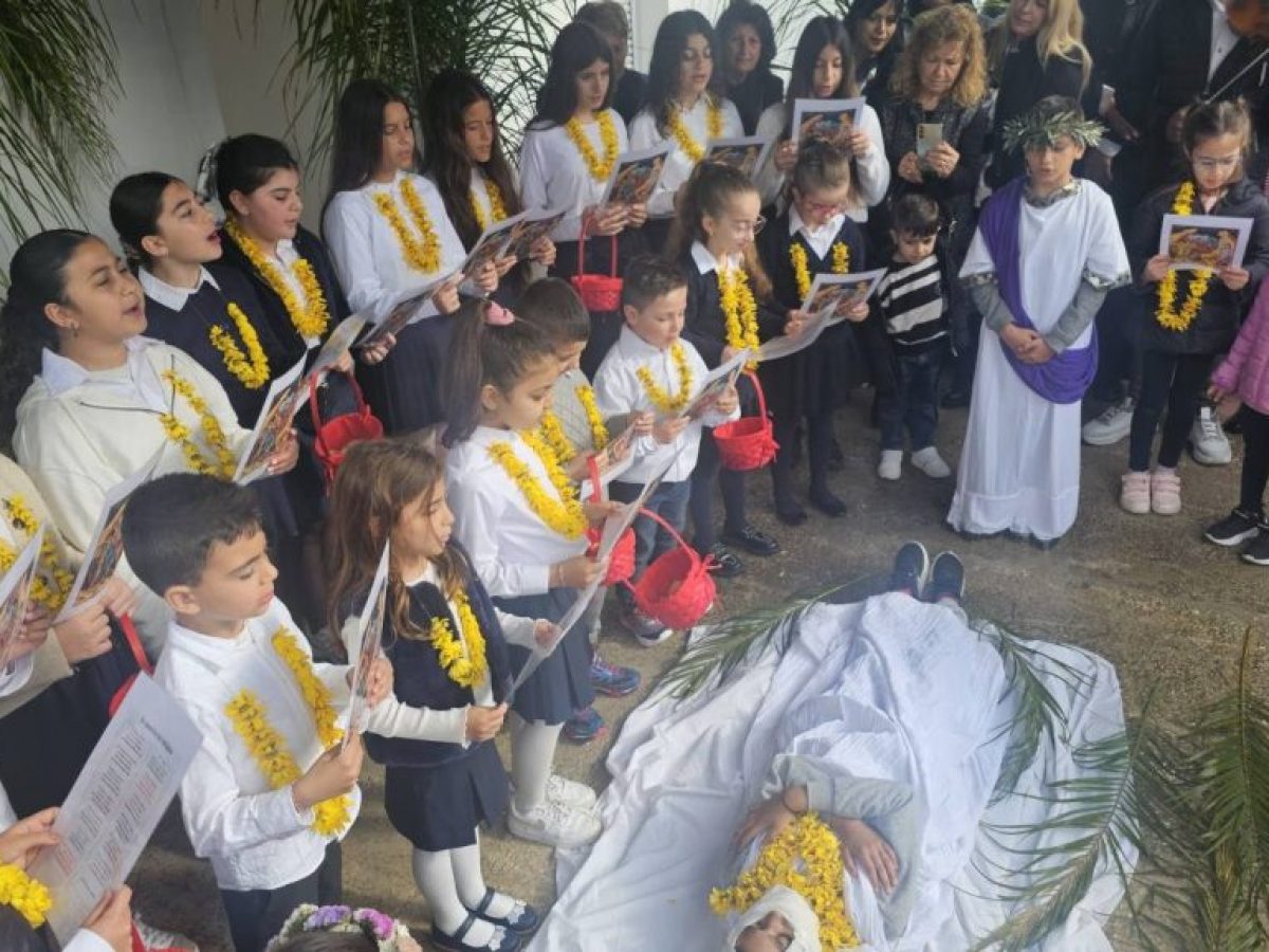 Αναβίωσε το έθιμο της αναπαράστασης της Ανάστασης του Λαζάρου στη κοινότητα Λέμπα της επαρχίας Πάφου