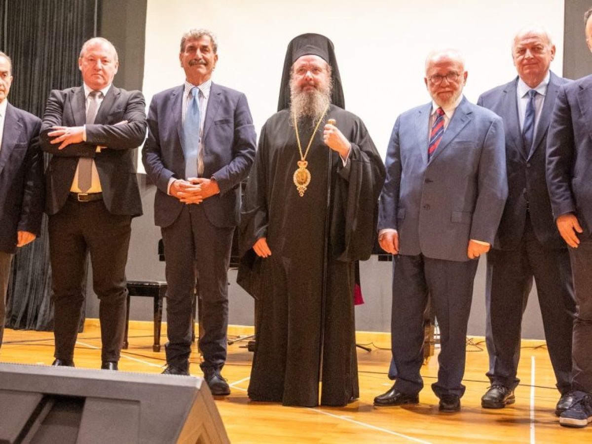 Πλημμύρισε το Παπαστράτειο Μέγαρο Αγρινίου από τις «άηχες σιωπές» του Γιώργου Βασιλείου