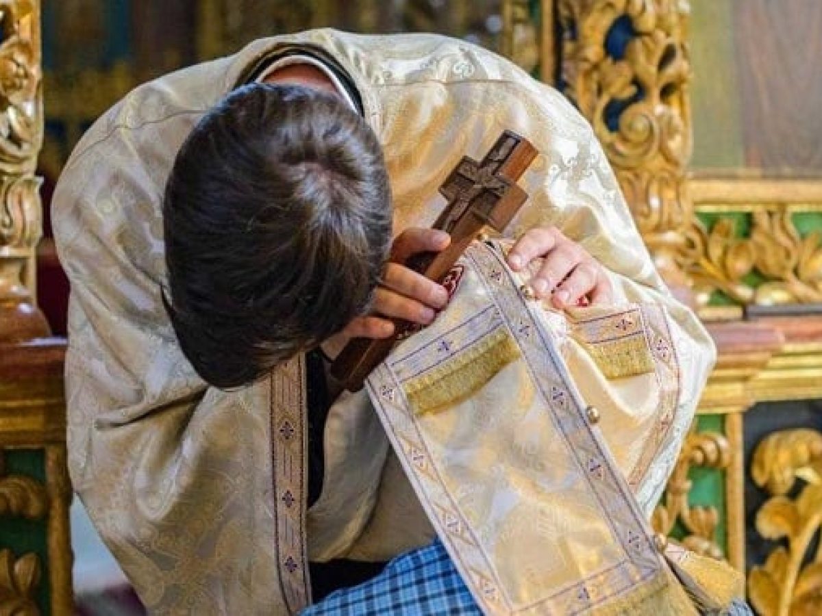 ΕΞΟΜΟΛΟΓΗΣΗ: Πώς βγαίνει ο πιστός – Συγκλονιστικές μαρτυρίες Αγιορειτών στο vimaorthodoxias.gr για τη δύναμη της μετανοίας