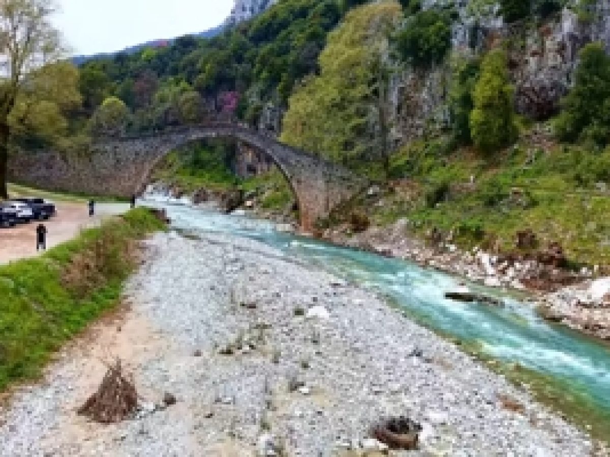 &Pi;ύ&lambda;&eta; &Tau;&rho;&iota;&kappa;ά&lambda;&omega;&nu; (&epsilon;&nu;&alpha;έ&rho;&iota;&alpha; &pi;&lambda;ά&nu;&alpha;)