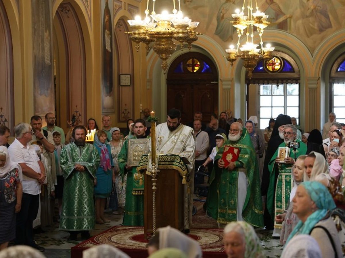 &Eta; &Epsilon;&omicron;&rho;&tau;ή &tau;&omicron;&upsilon; &Alpha;&gamma;ί&omicron;&upsilon; &Pi;&nu;&epsilon;ύ&mu;&alpha;&tau;&omicron;&sigmaf; &sigma;&tau;&eta; &Rho;&omega;&sigma;&iota;&kappa;ή &epsilon;&kappa;&kappa;&lambda;&eta;&sigma;ί&alpha; &tau;&omega;&nu; &Iota;&epsilon;&rho;&omicron;&sigma;&omicron;&lambda;ύ&mu;&omega;&nu; (&Beta;ί&nu;&tau;&epsilon;&omicron;)