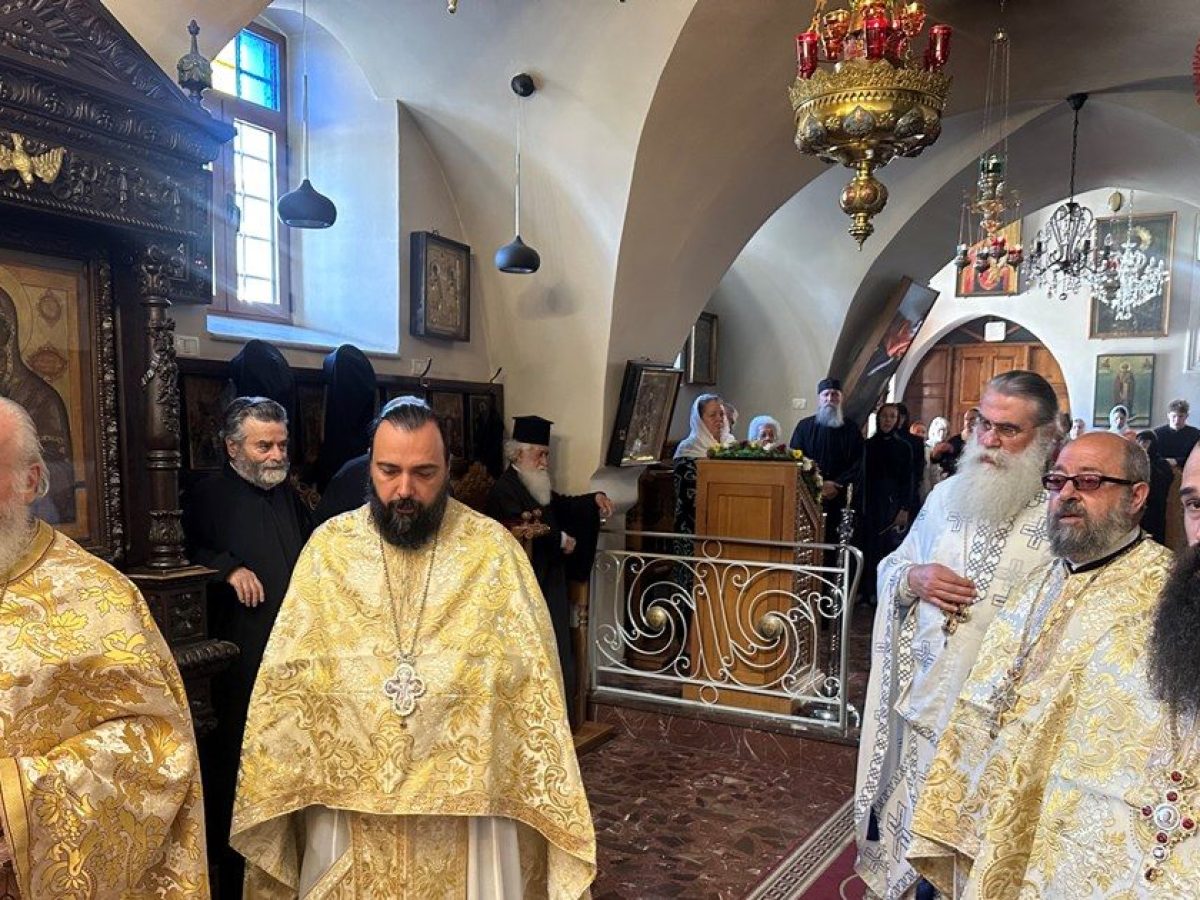 &Pi;&alpha;&nu;&eta;&gamma;ύ&rho;&iota;&sigma;&epsilon; &omicron; &Iota;&epsilon;&rho;ό&sigmaf; &Pi;&alpha;&tau;&rho;&iota;&alpha;&rho;&chi;&iota;&kappa;ό&sigmaf; &Nu;&alpha;ό&sigmaf; &tau;&omega;&nu; &Alpha;&gamma;ί&omega;&nu; &Kappa;&omega;&nu;&sigma;&tau;&alpha;&nu;&tau;ί&nu;&omicron;&upsilon; &kappa;&alpha;&iota; &Epsilon;&lambda;έ&nu;&eta;&sigmaf; &Iota;&epsilon;&rho;&omicron;&sigma;&omicron;&lambda;ύ&mu;&omega;&nu; (&Beta;ί&nu;&tau;&epsilon;&omicron;)
