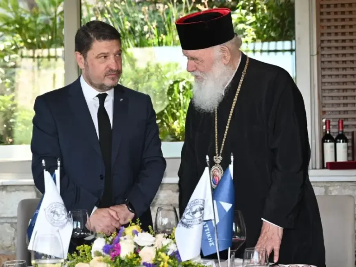 Γεύμα εργασίας του Περιφερειάρχη Αττικής Ν. Χαρδαλιά με τον Αρχιεπίσκοπο και μέλη της Ιεράς Συνόδου