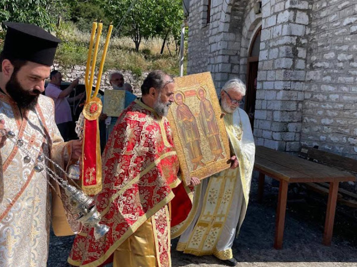 Στον εορτάζοντα ναό των Αγίων Αναργύρων Φριάσδανης Φοινίκης ο Μητροπολίτης Αργυροκάστρου – Orthodox Times